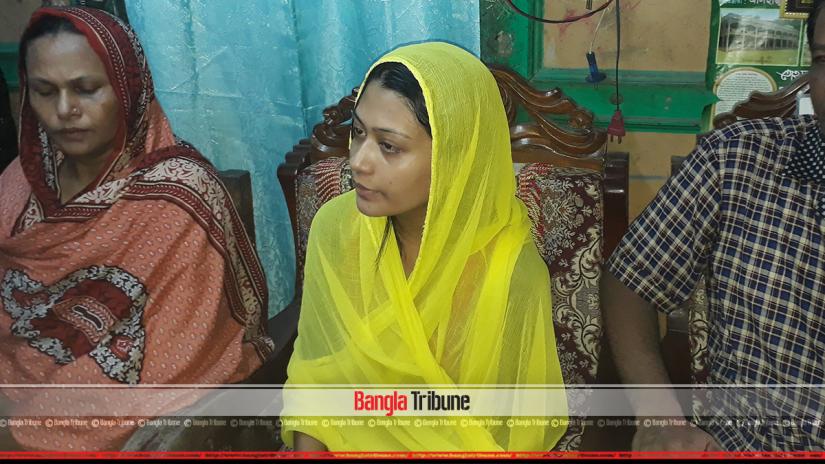 The wife of Rifat Sharif, Ayesha Siddiqa Minni addressing a media call on Sunday (Jul 14).