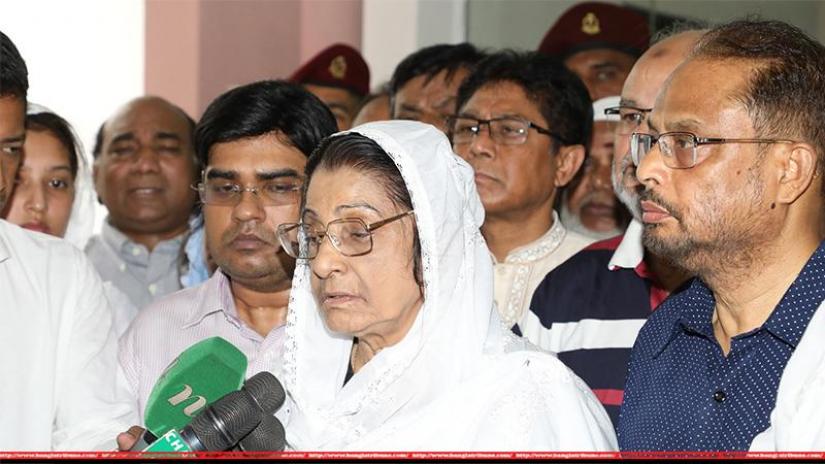 Jatiya Party Senior Co-Chairman and HM Ershad's wife Raushon Ershad and his younger brother GM Quader speaking to the media on Sunday (Jul 14). PHOTO: ISPR