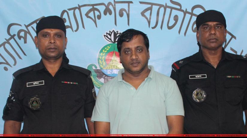 Thirty-eight-year old Kabir Hossain (M) was detained from the capital’s Hatirjheel area on Sunday (Jul 14).