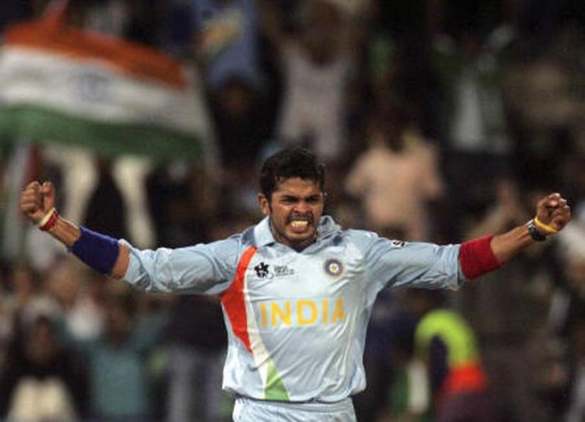 India`s Shanthakumaran Sreesanth celebrates taking the wicket of Australia`s captain Adam Gilchrist during their ICC World Twenty20 cricket semi-final match in Durban September 22, 2007. REUTERS