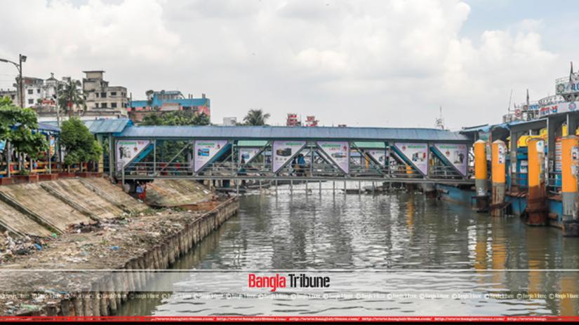 Sadarghat, the bustling river port in Dhaka, has undergone a metamorphosis, losing elements of chaos, anarchy and mayhem. PHOTO: BANGLA TRIBUNE/Sazzad Hossain