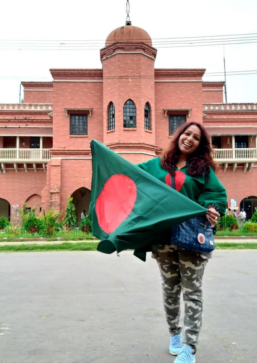 Eliza binte Elahi had set the goal of visiting the archaeological sites in all the 64 districts across Bangladesh and has accomplished the amazing feat in three years. 