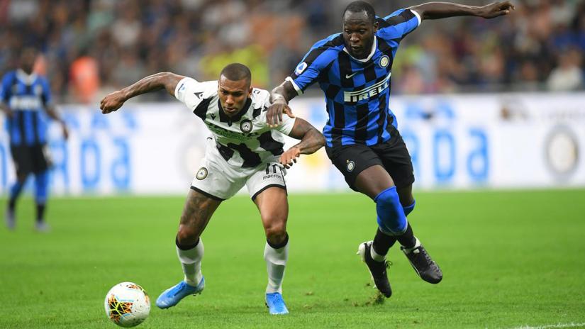 FILE PHOTO: Soccer Football - Serie A - Inter Milan v Udinese - San Siro, Milan, Italy - September 14, 2019 Udinese`s Walace in action with Inter Milan`s Romelu Lukaku REUTERS