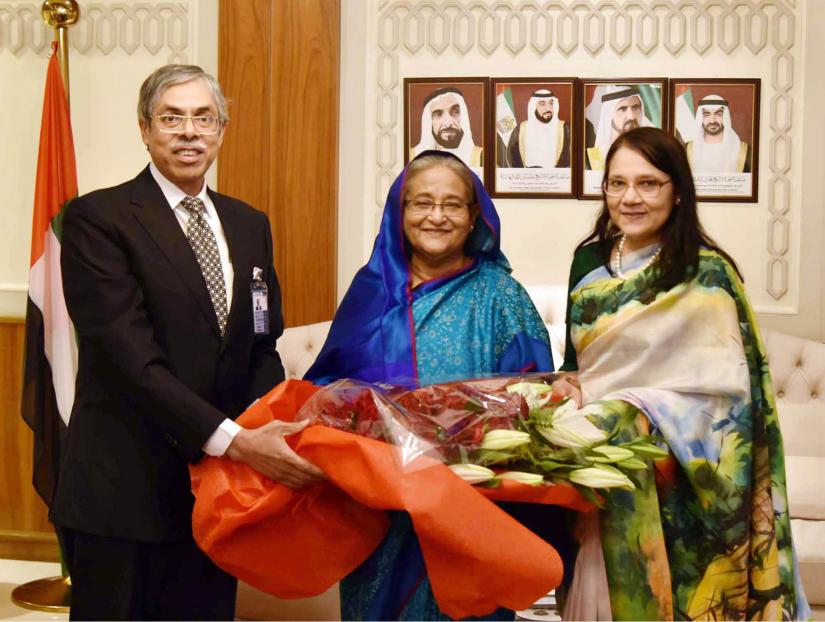 Bangladesh Ambassador to the UAE Mohammad Imran receives Prime Minister Sheikh Hasina at Abu Dhabi International Airport on Friday (Sept 20). FOCUS BANGLA