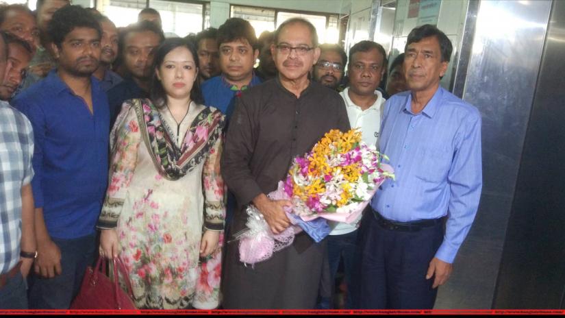 BNP lawmakers are seen during a visit to ailing party chief Khaleda Zia at BSMMU on Wednesday (Oct 2).