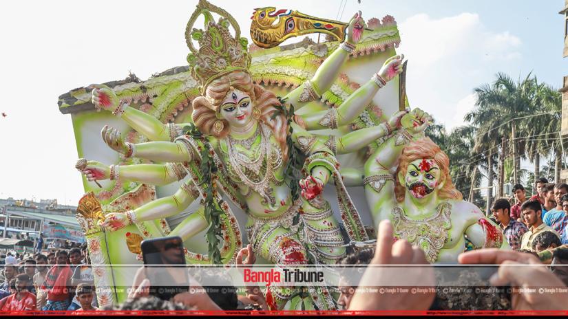 The biggest Hindu festival Durga Puja came to an end on Tuesday (Oct 8) with devotees across the country immersing the idol of Durga. PHOTO: Bangla Tribune/Sazzad Hossain