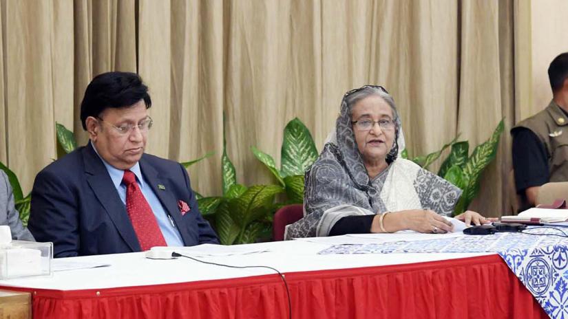 Prime Minister Sheikh Hasina briefing the media on her recent US and India visits at her official residence Ganabhaban on Wednesday (Oct 9). PHOTO: PID