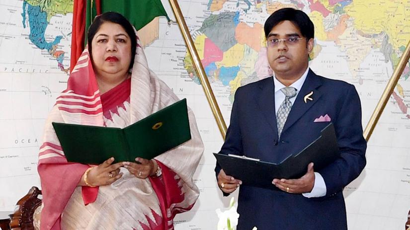 Jatiya Party’s Rahgir Al Mahir (Saad Ershad), the son of late party chief HM Ershadhas been sworn in as the lawmaker for Rangpur-3 after Shirin Sharmin Chaudhury administered the oath on Thursday (Oct 10). PHOTO: Parliament 
