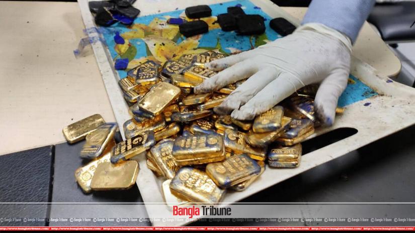 The gold bars have a market value of Tk 65 million.
