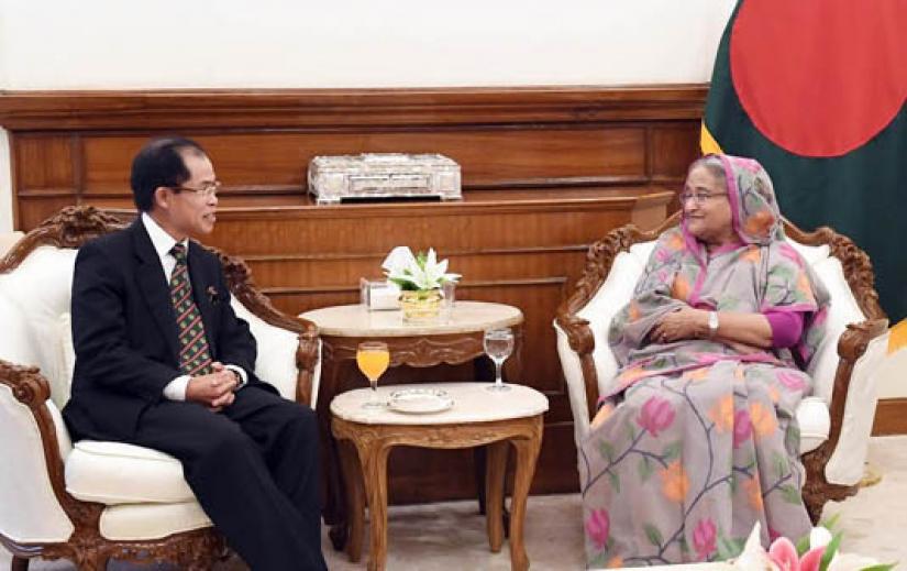 Prime Minister Sheikh Hasina with outgoing Vietnamese Ambassador in Dhaka Tran Van Khoa on Oct 20, 2019. Photo: BSS