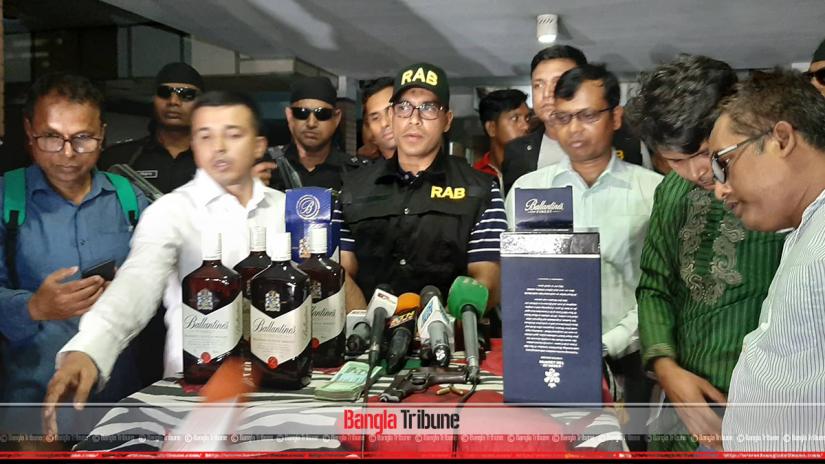 RAB Legal and Media Wing Director Sarwar Bin Kashem made the speaking to the media on Sunday (Oct 20) at 1 am after the raid at a house in Dhaka’s Bashundhara.