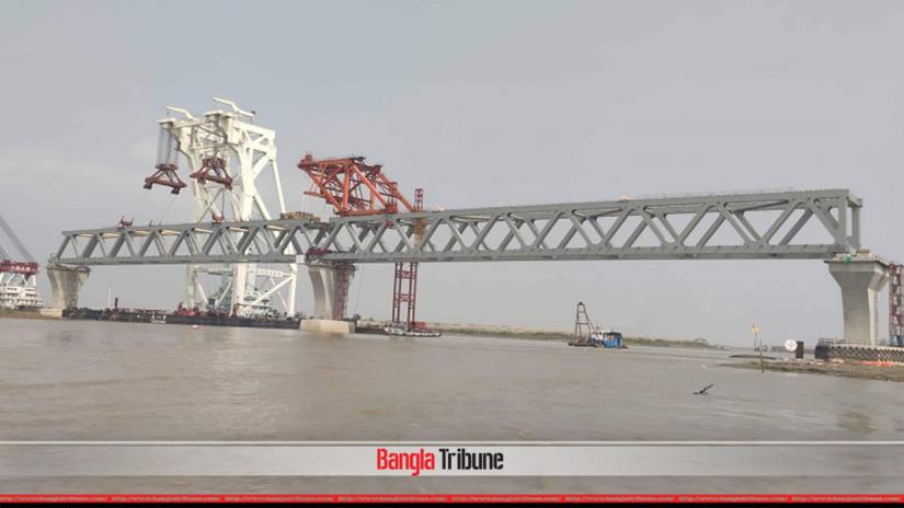 The 15th span of the Padma Bridge has been installed on Tuesday (Oct 22) on the Jazeera end making 2, 250 metres of the mega project visible.