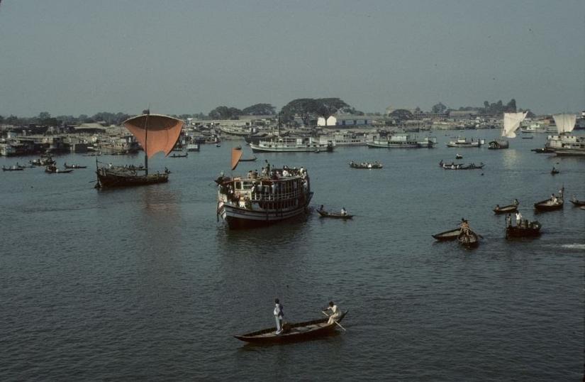 River Buriganga in late 1960`s. Photo/Facebook Group: DHAKA - 400 years History in Photographs