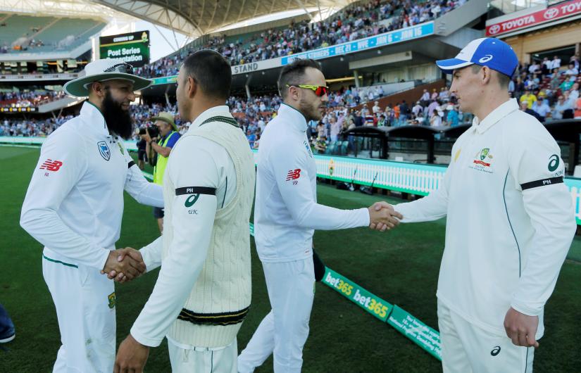 Australian Batsman Nic Maddinson with other cricketers, FILE PHOTO/Reuters