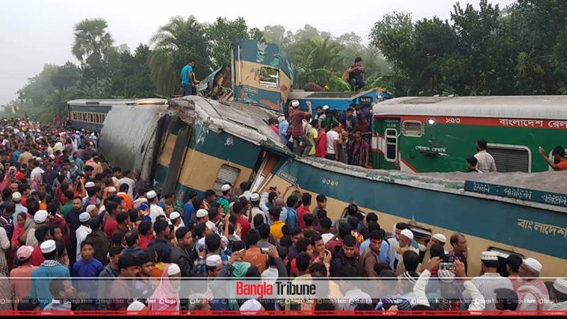 Chattogram-bound Udayan Express from Sylhet and Dhaka-bound Turna Nishita from Chattogram collided near the Mondobhag Railway Station around 3:30am