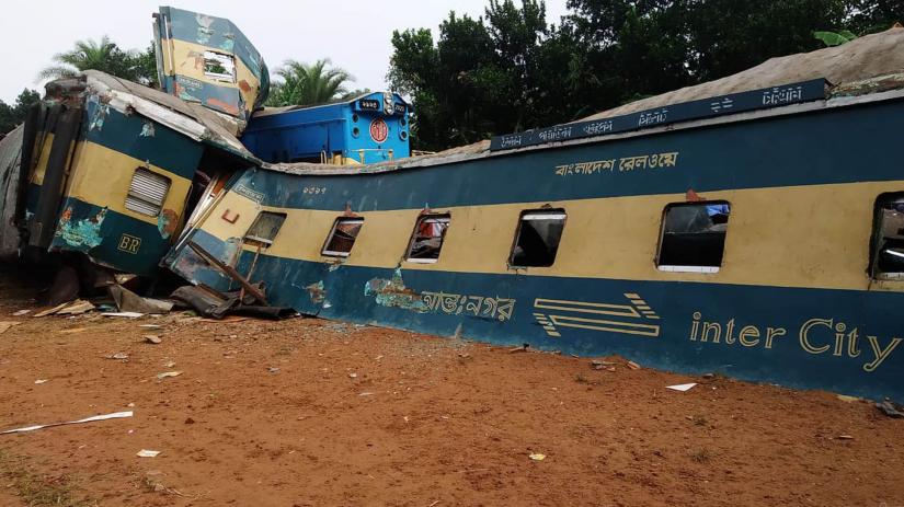 Chattogram-bound Udayan Express from Sylhet and Dhaka-bound Turna Nishita from Chattogram collided near the Mondobhag Railway Station on Tuesday (Nov 12). FOCUS BANGLA