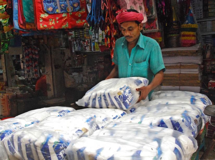 Amid rumours of a shortage of salt leading to possible price hike, the government has said the salt reserve is way more than the demand. Picture taken at Dhaka`s Kaptan Bazar on Tuesday (Nov 19).  FOCUS BANGLA