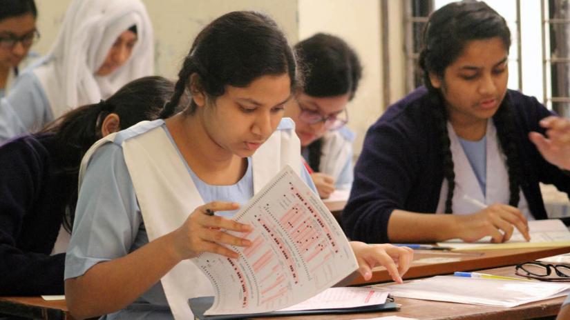A student looks on the question paper during the SSC examination at Dhaka’s Motijheel Government Boys` High School centre on Saturday (Feb 2, 2019). FOCUS BANGLA/File Photo