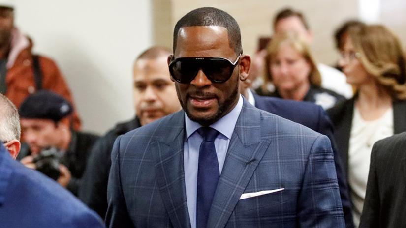 Grammy-winning R&B singer R. Kelly arrives for a child support hearing at a Cook County courthouse in Chicago, Illinois, US March 6, 2019. REUTERS