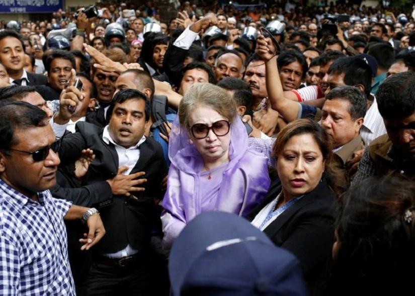 Khaleda Zia at court. Reuters.