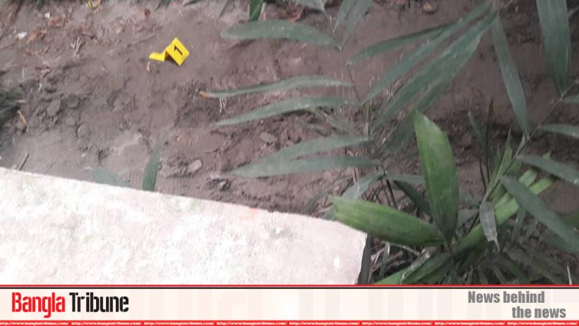 The body was found buried behind an apartment complex located road no 23 in Banani on Wednesday (Dec 11).