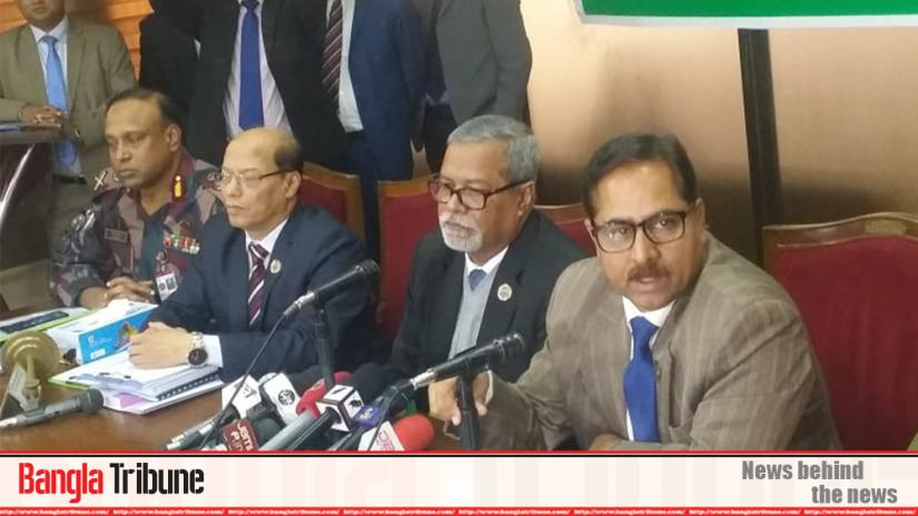 Chief Election Commissioner (CEC) Nurul Huda addressing media after a meeting with the law enforcement agencies in Chattogram on Wednesday (Jan 8).