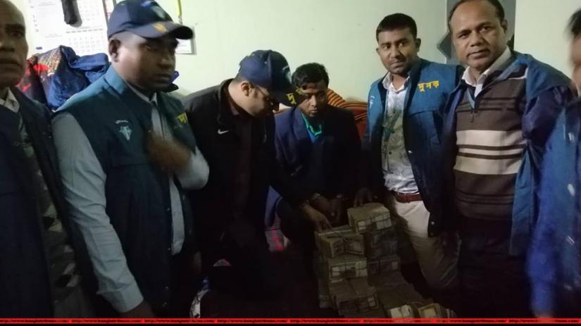 ACC seized Tk 17.5 million from Dinajpur's upazila PIO on Thursday (Jan 9)