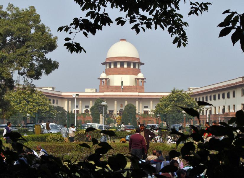 A view of the Supreme Court building is seen in New Delhi December 7, 2010. REUTERS/Files